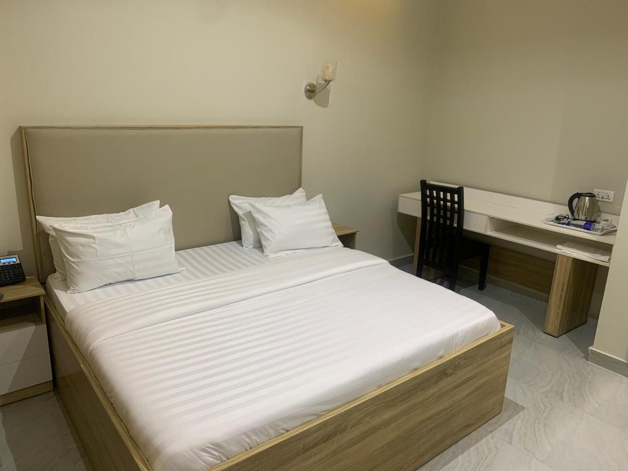 Greywood Hotel And Apartments Ikeja Exterior foto